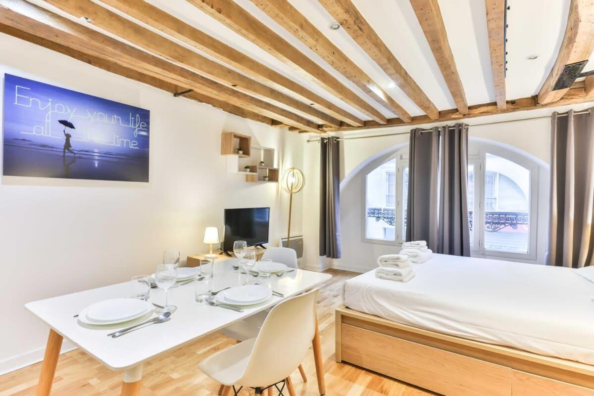 Dazzling Studio Caire Apartment Paris Bagian luar foto